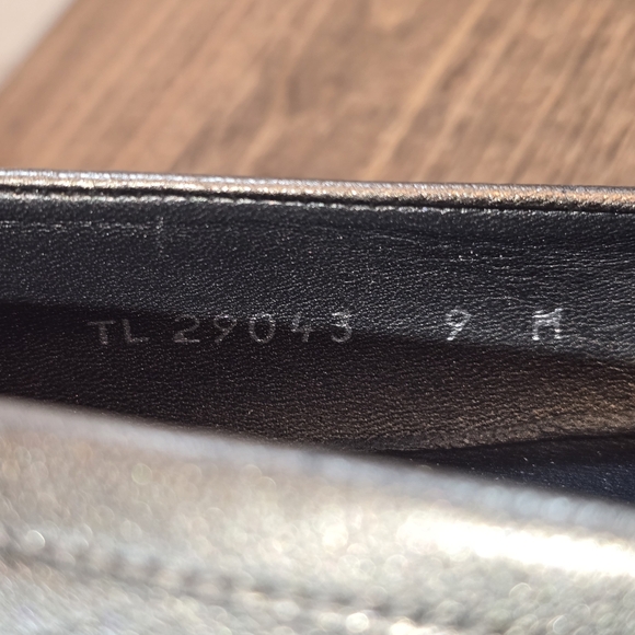 Stuart Weiztman Gold Metallic Block Heel Pumps Women's Size 9M - Picture 7 of 11